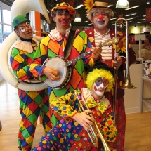 02-Clowns-Musicos