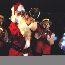 10-pere-noel-lutins-fous-du-roy